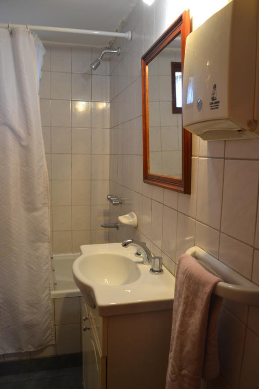 Camping Y Hostal El Ovejero El Calafate Szoba fotó