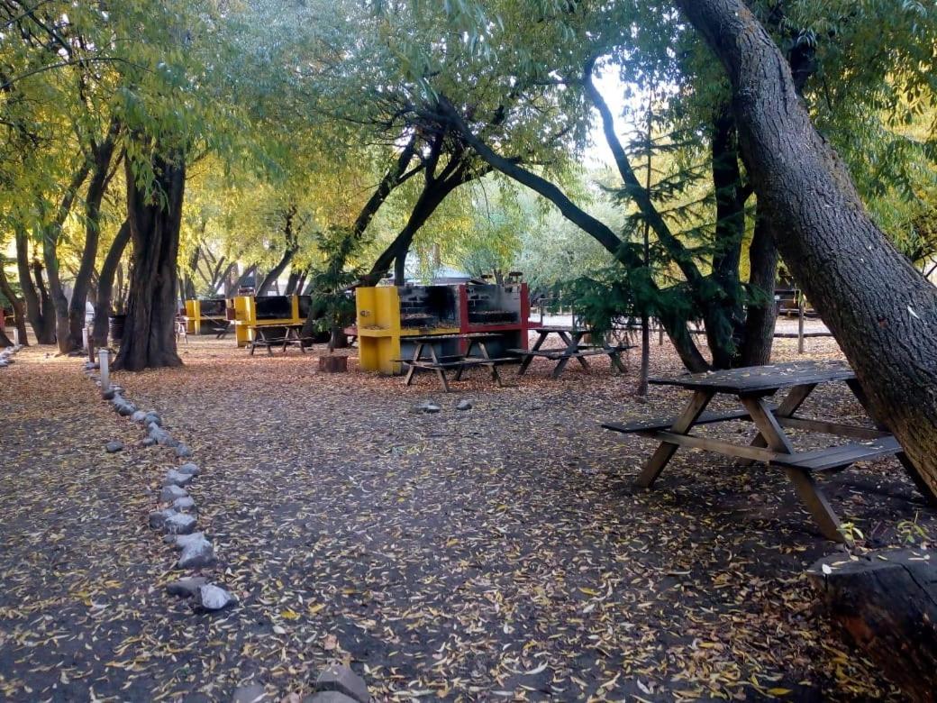 Camping Y Hostal El Ovejero El Calafate Kültér fotó